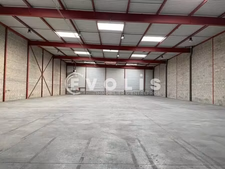 location entrepôt 1 835 m²