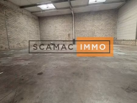 location entrepôt 471 m²