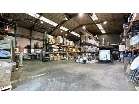 location entrepôt 930 m²