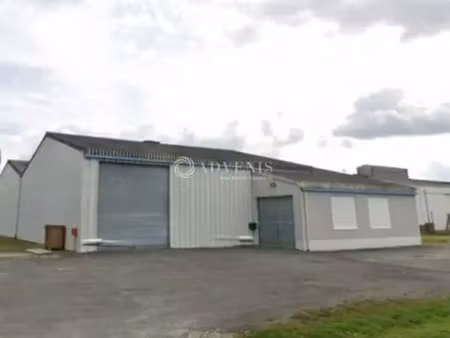 location entrepôt merpins 16100 566m²
