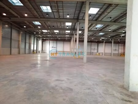 location entrepôt 6 620 m²