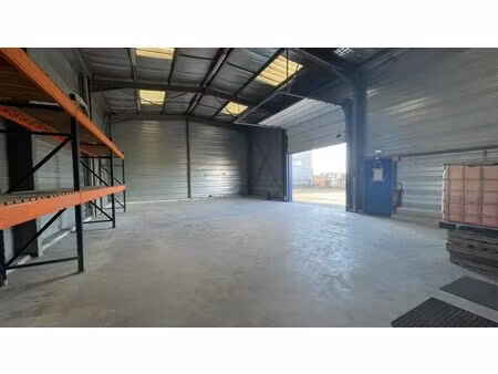 location local d'activités 330 m²
