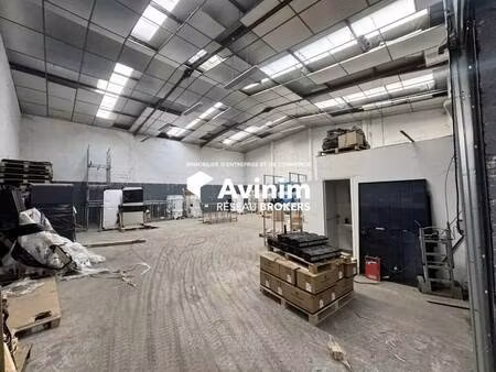 location entrepôt stains 93240 270m²