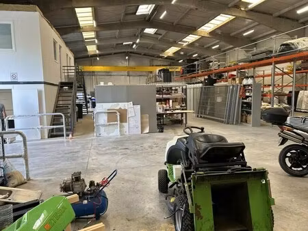 location entrepôt 1 160 m²
