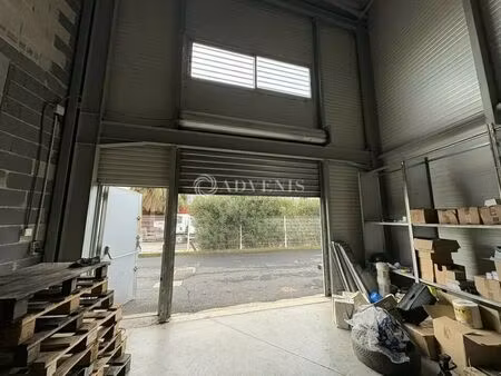 location entrepôt 91 m² à 155 m²