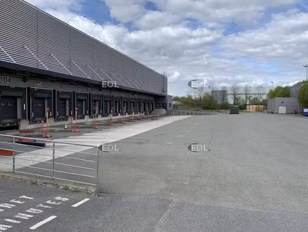 location entrepôt 12 260 m²