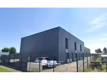 location local d’activités 394m²