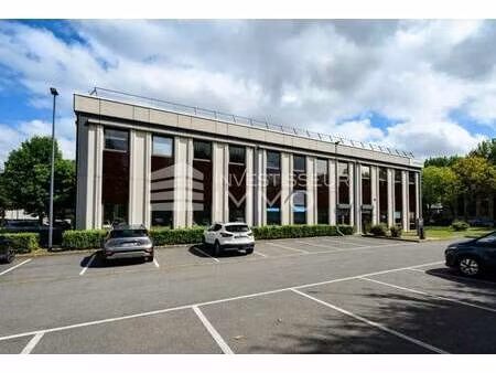 location local d'activités 310 m²