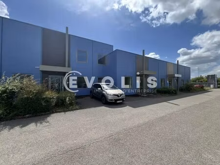 location local d'activités 200 m² à 1 442 m²