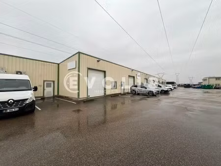 location local d'activités 150 m²