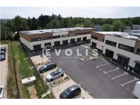 location local d'activités 254 m² à 840 m²