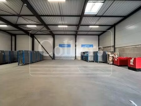 location local d'activités 605 m²