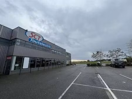 location local d'activités 1 887 m² à 6 227 m²