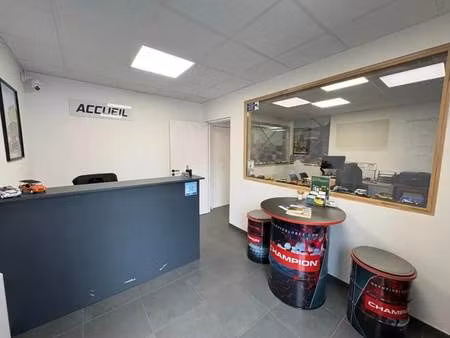 location local d'activités 260 m²