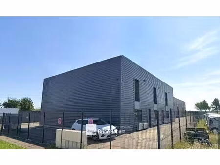 location local d'activités 394 m²