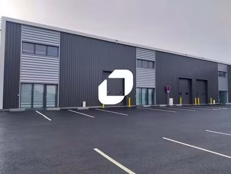 location local d'activités 175 m² à 926 m²