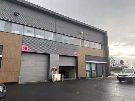 location local d'activités 315 m²