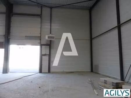 location local d'activités 342 m² à 1 555 m²