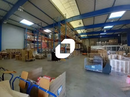 location local d'activités 1 500 m²
