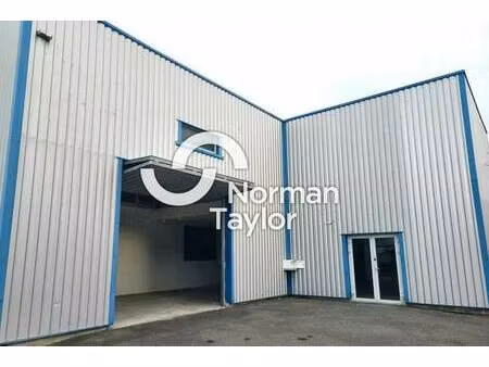 location local d'activités 325 m²
