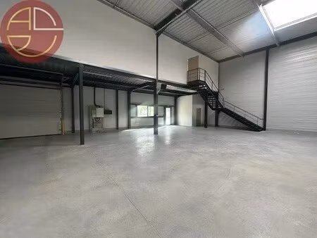 location entrepôt 673 m²