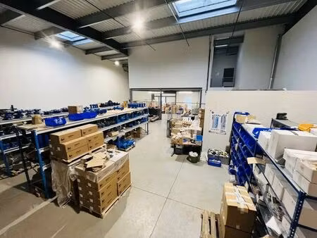 location entrepôt 463 m²