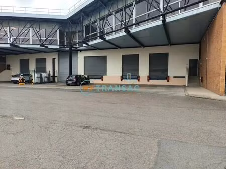 location entrepôt 1 410 m²