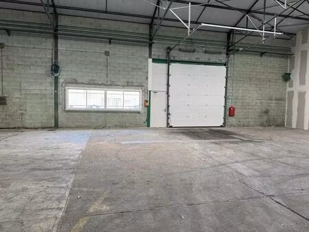 location entrepôt 666 m²