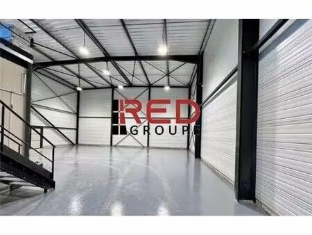 location entrepôt signes 83870 368m²
