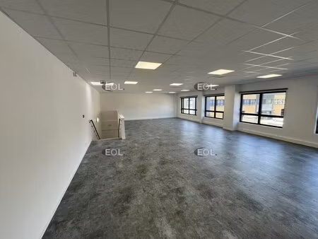 location entrepôt trappes 78190 386m² à 1680m²