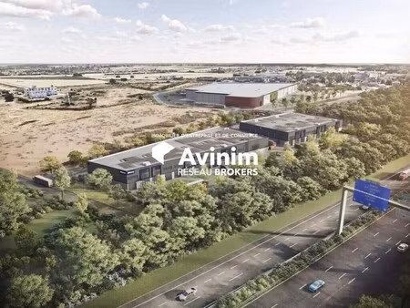 location entrepôt 306 m² à 7 305 m²