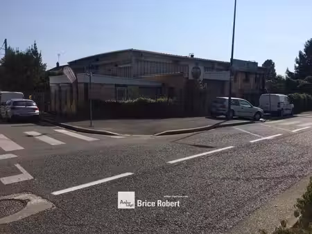location entrepôt 250m²