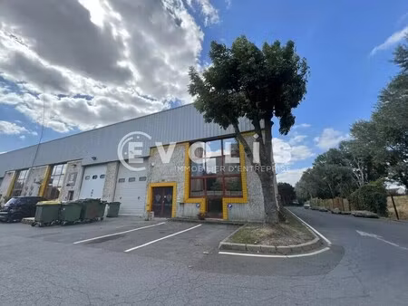 location local d'activités 370 m² à 762 m²