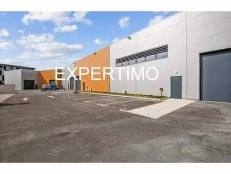 location local d'activités 510 m²