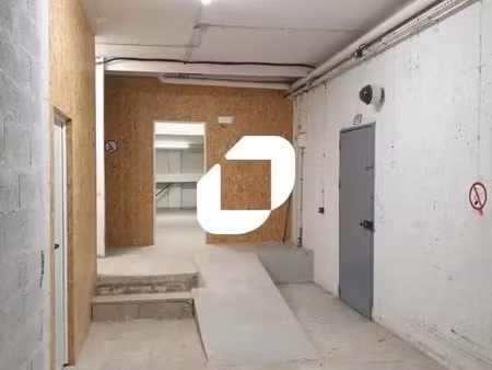 location local d'activités 10 m² à 261 m²