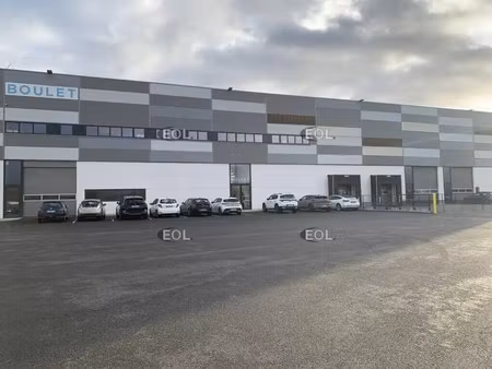 location local d'activités 2 887 m²