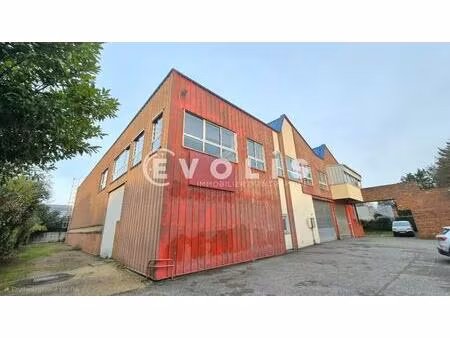 location local d'activités 1 678 m²