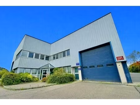 location local d'activités 503 m²