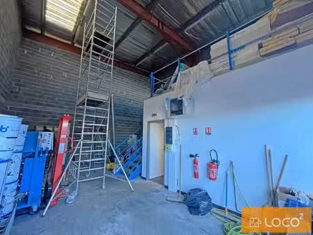 location local d’activités 121m²