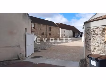 location local d'activités 82 m²