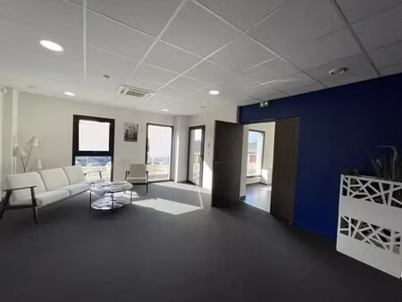 location bureaux 734 m² à 1 494 m²