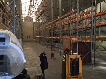 location entrepôt 610 m²