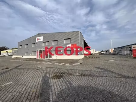 location local d'activités 2 720 m²