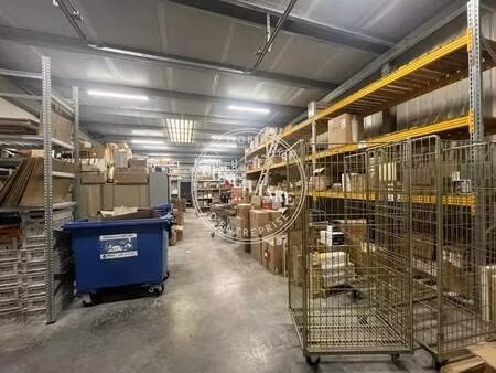location local d'activités 580 m²