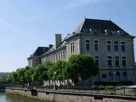 location local d'activités 160 m²