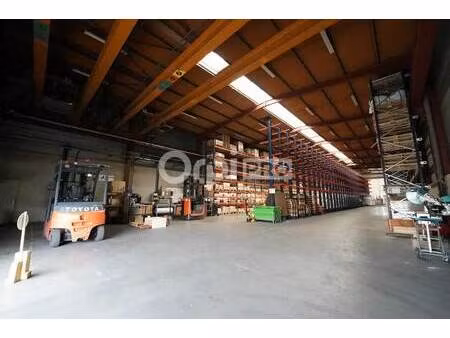 location local d'activités 1 570 m² à 3 480 m²