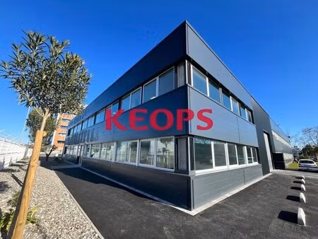 location local d'activités 135 m² à 1 650 m²