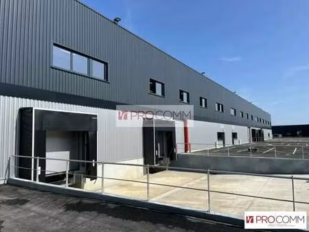 location local d'activités 314 m²