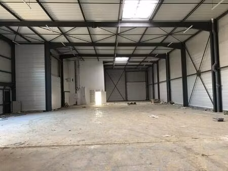 location local d'activités 353 m² à 2 664 m²