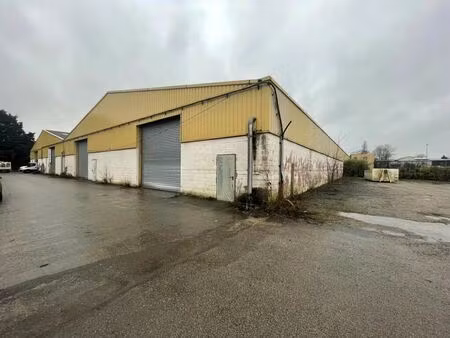 location local d'activités 521 m²